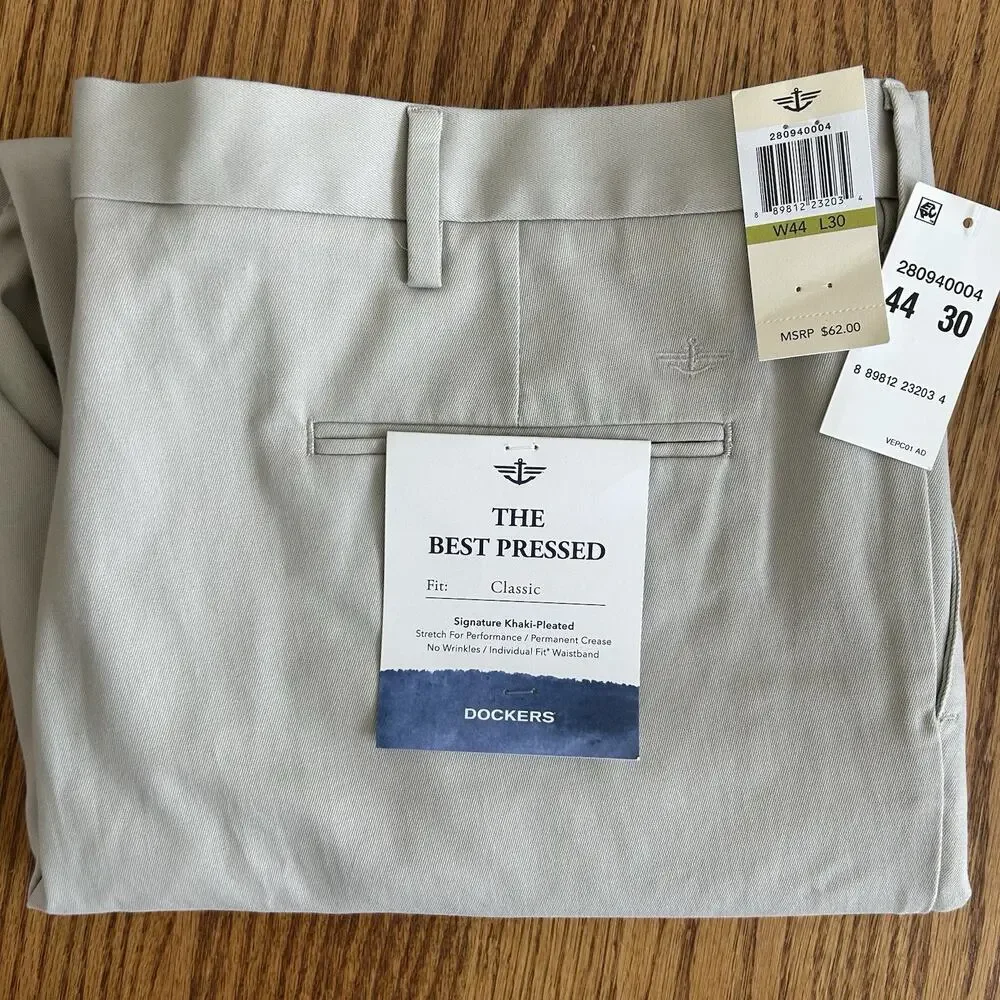 Dockers Signature Khaki Pleated Pant Men’s 44x30 Classic Fit Best Pressed